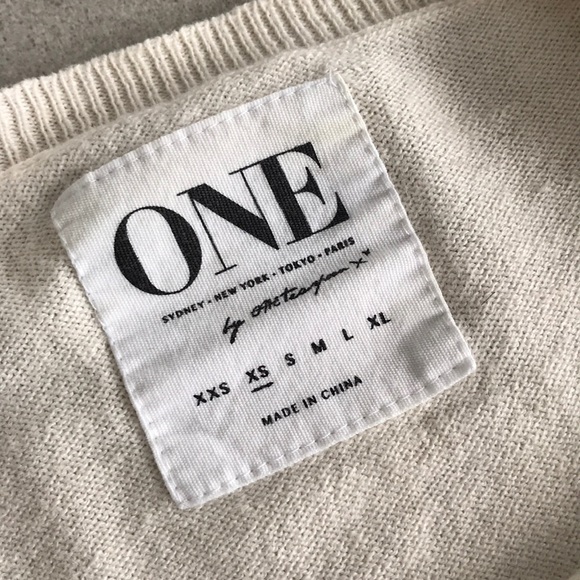 ONE by One Teaspoon Sweater - Picture 3 of 4